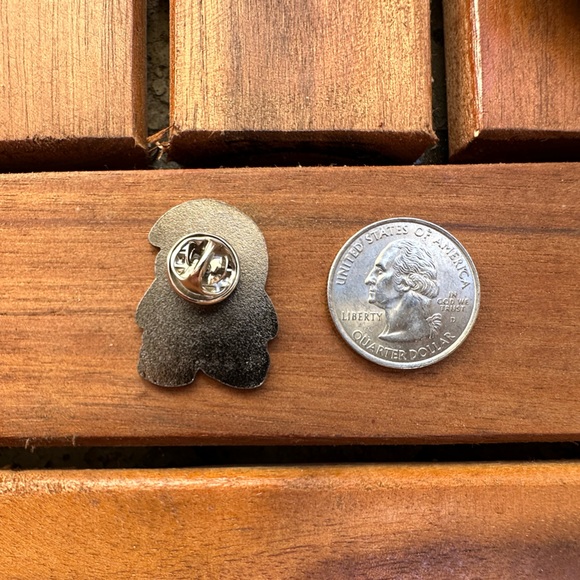 Mario Bros ShyGuy Enamel Pin Brooch - Picture 3 of 5